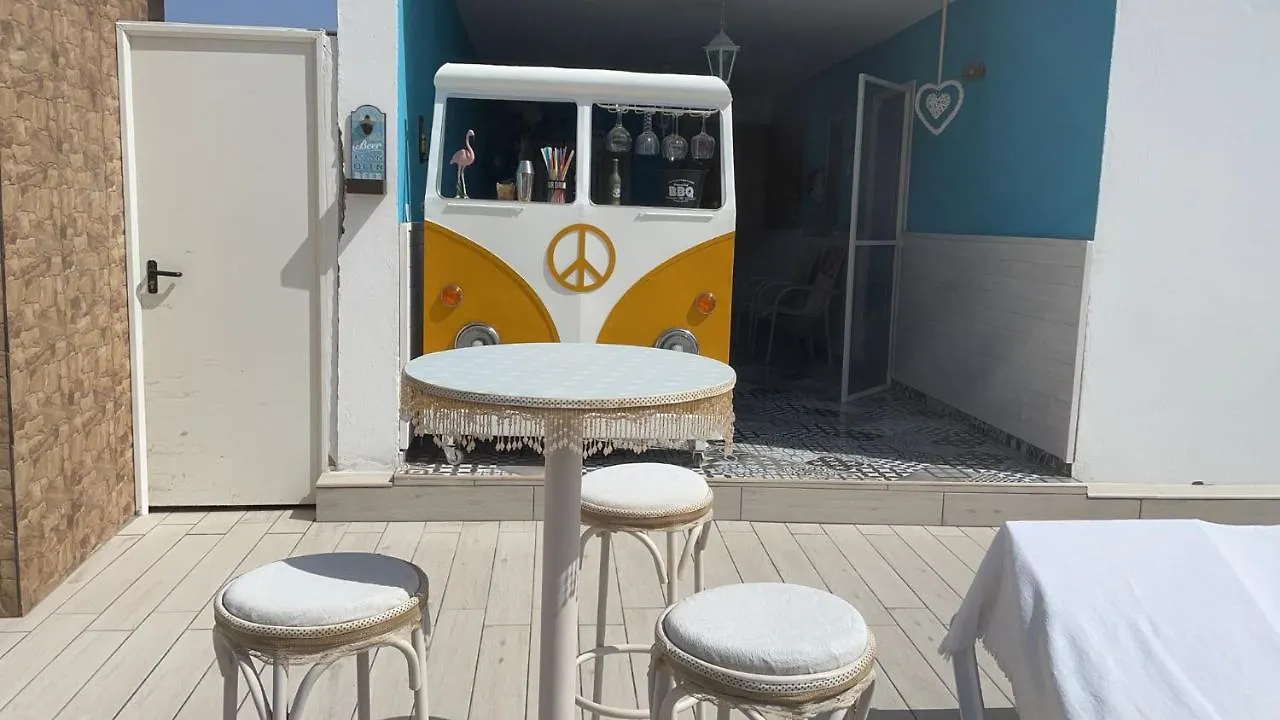 Las Playas Habitacion En Casa Denube בית אירוח